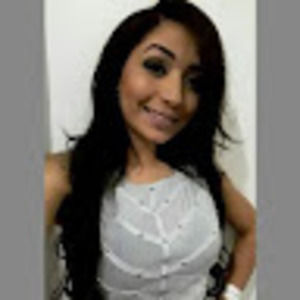 Meet your Posher, Larissa